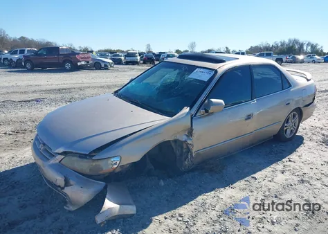 2002 Honda Accord 3.0 Ex z USA, uszkodzony, nr VIN 1HGCG16512A011380